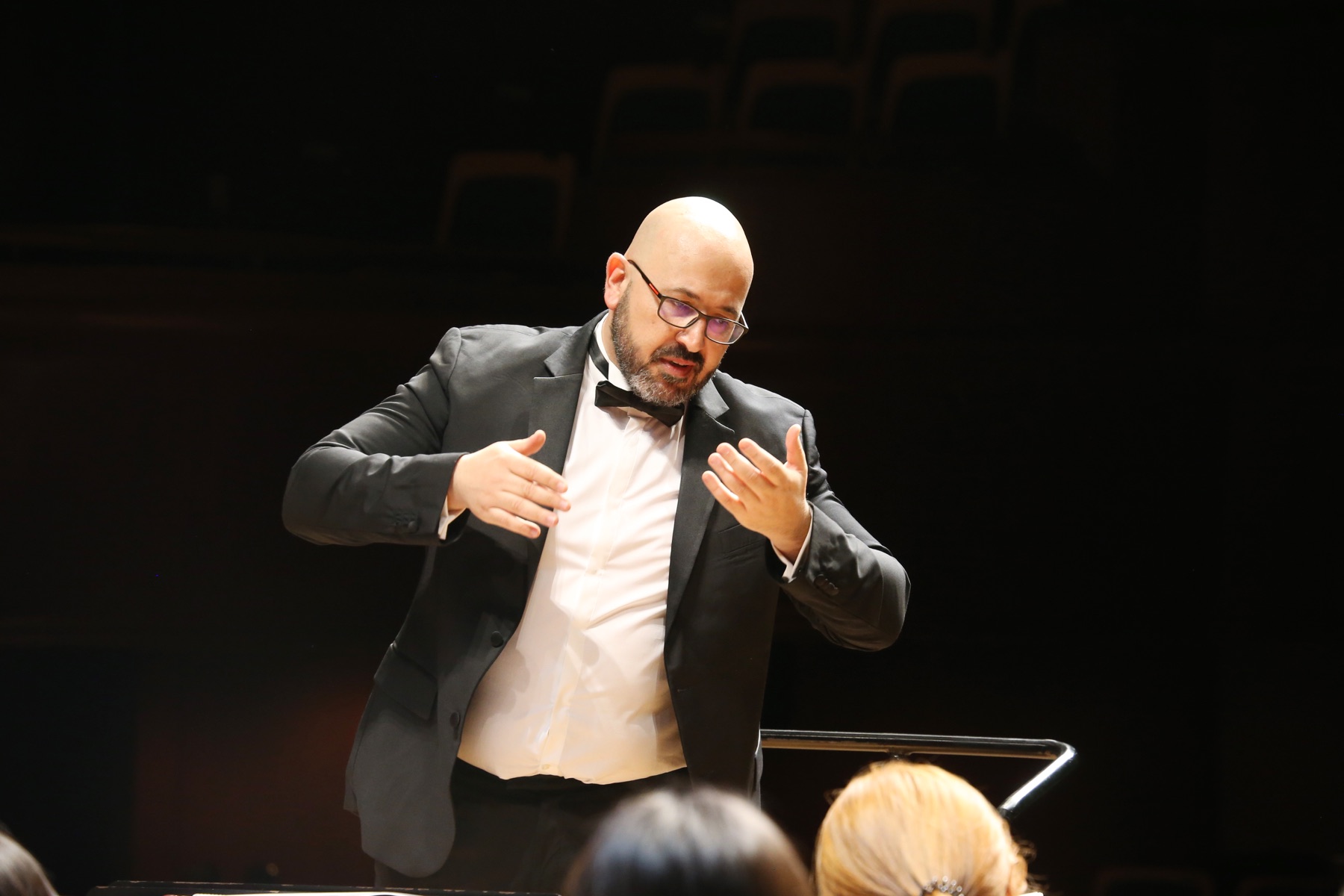 Toufic Maatouk conducting the Korean National University of Arts Symphony Orchestra